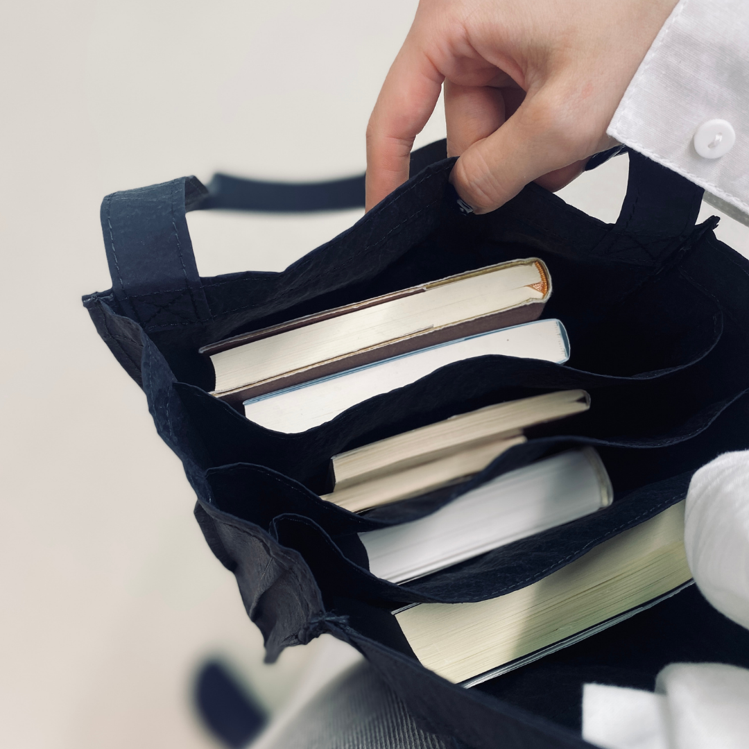 Book Holic Tote｜本好きのための収納力